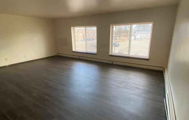 2 beds, 1 bath, 900 sqft, $999, Unit Custer-120
