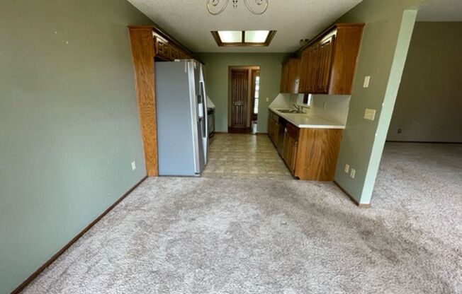 3 beds, 2 baths, $1,645