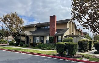 3 Bed, 2.5 Bath Townhouse - 18153 Arbor Ct., Fountain Valley