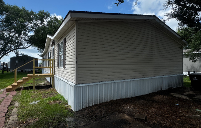 144 FOX MDW DR