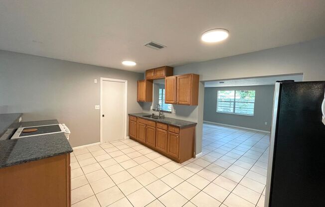 Newly Listed!! Beautiful 3bed/2bath Home for Rent In Sarasota!