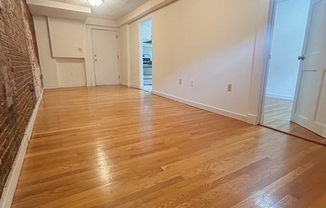 2 beds, 1 bath, $3,950, Unit 1R