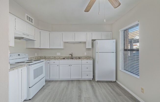 11002 N 15 AVE