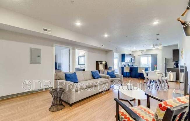 2 beds, 2 baths, 1,010 sqft, $1,560