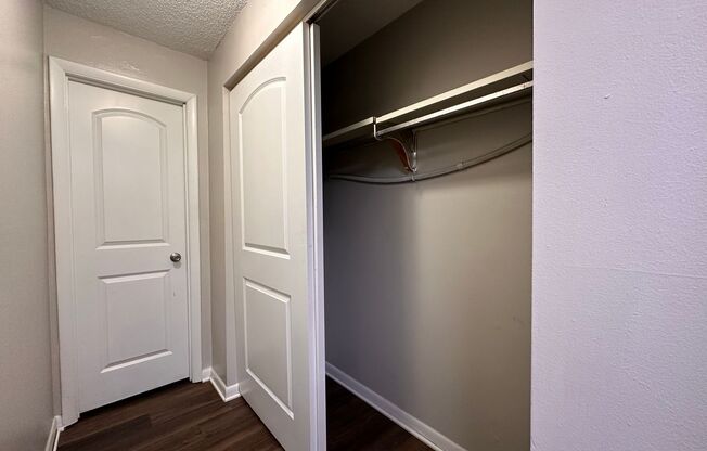 Studio, 1 bath, 400 sqft, $700, Unit 815