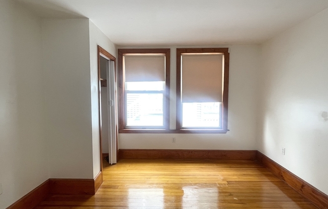 3 beds, 1 bath, $2,400, Unit 1