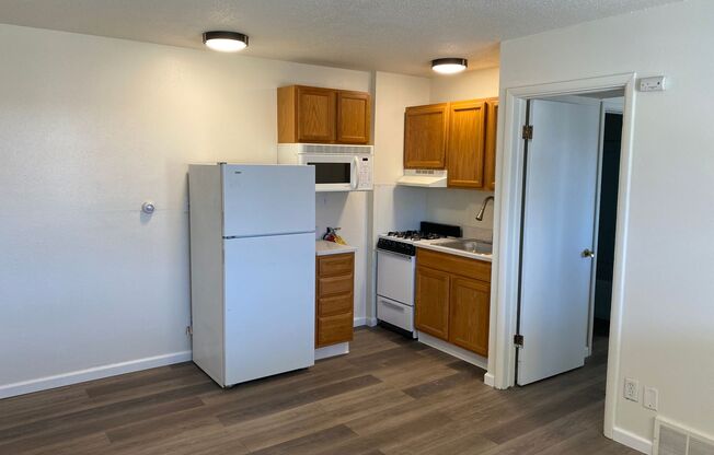 1 bed, 1 bath, 430 sqft, $825, Unit 715-7