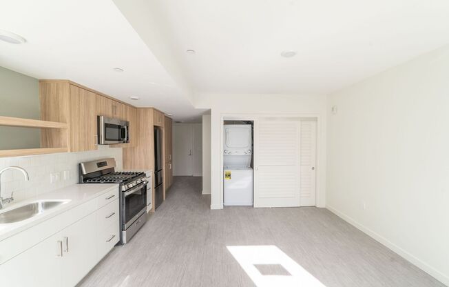 Studio, 1 bath, 395 sqft, $3,285, Unit 628