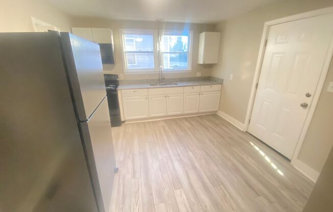 Fully Remodeled 2022 2bd/1ba House close to Dowtown and Hwy 70