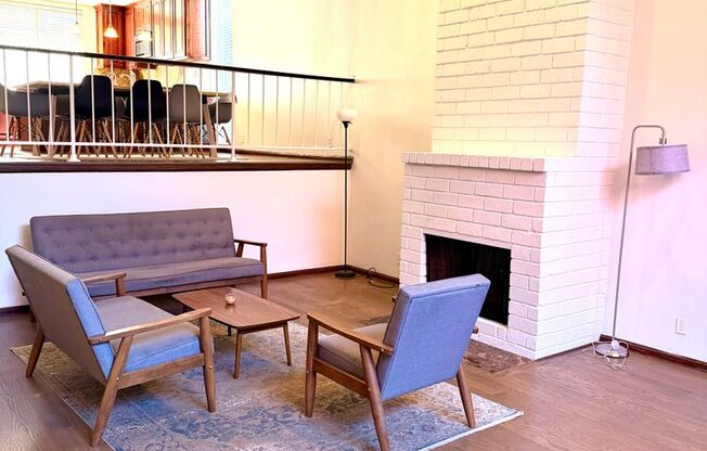 Townhome for Lease in Desirable Encino!