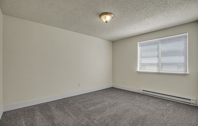 1 bed, 1 bath, 700 sqft, $1,300, Unit 762-28