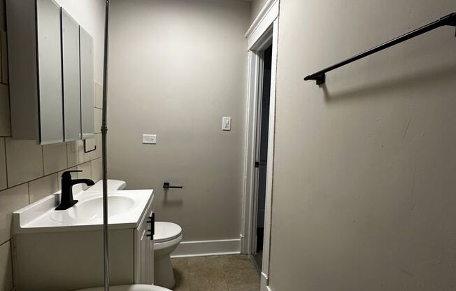 Studio, 1 bath, $1,095, Unit #404