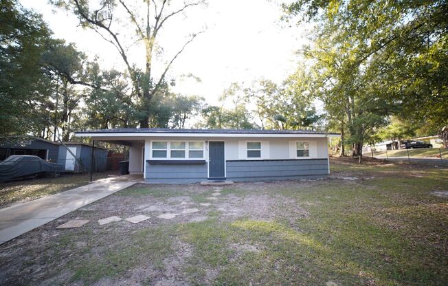 Spacious 3 bed / 1 bath home on big lot in SW