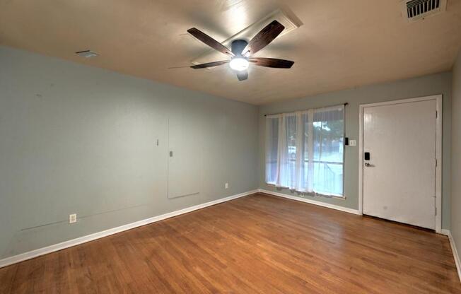 2138 LYNBROOK LN