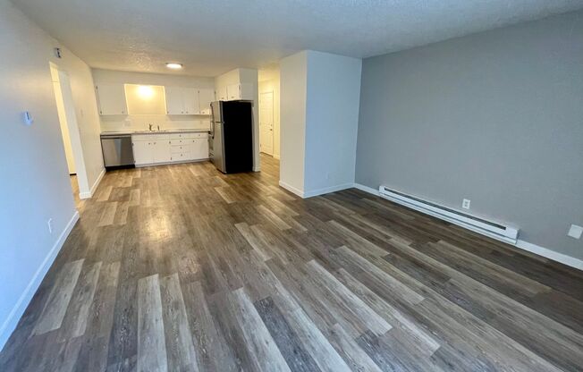 2 beds, 1 bath, 760 sqft, $1,100, Unit 5