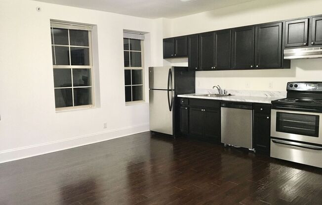 1 bed, 1 bath, $945, Unit 840-1A
