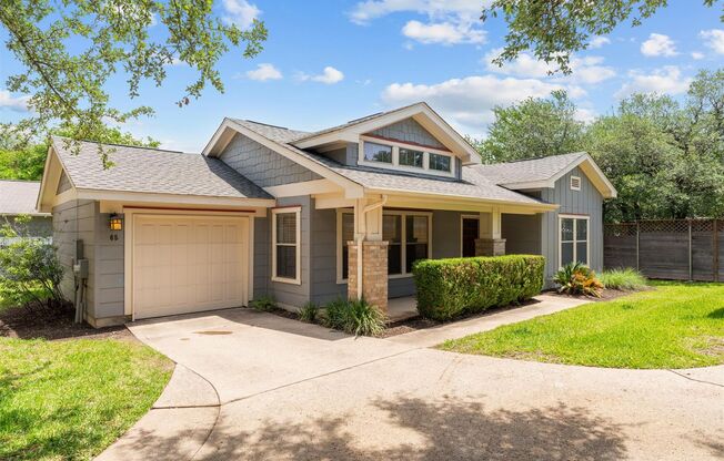 Available now! 2 bedroom single cottage with garage