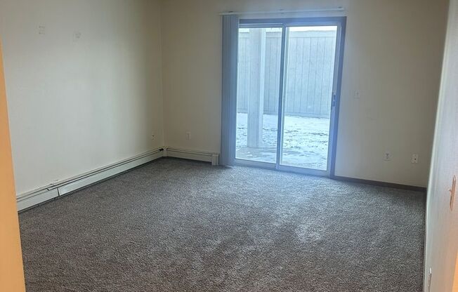 2 beds, 1 bath, 900 sqft, $850, Unit 115