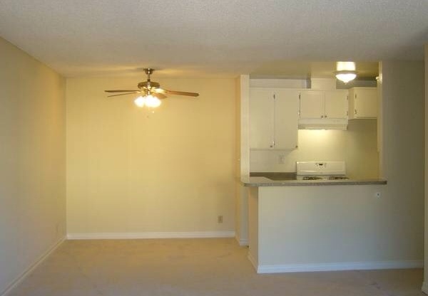 1 bed, 1 bath, 935 sqft, $2,650, Unit 215