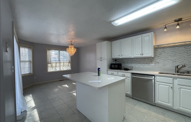 55 LEDGECREST DR