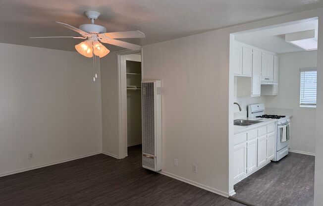 Studio, 1 bath, 426 sqft, $2,010, Unit 52549