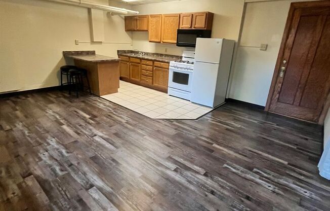 Studio, 1 bath, 485 sqft, $775, Unit B-5