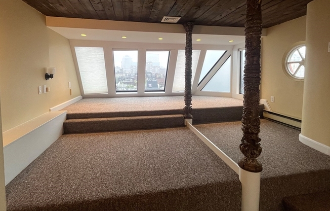 2 beds, 3 baths, $6,300, Unit PHR