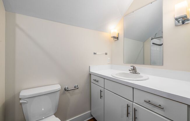 Immediate Move In Remodeled 3 Bed close to Wilcox Park