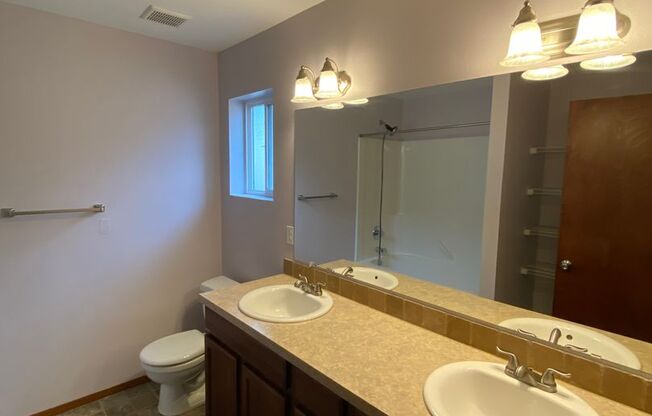 Kent Rambler for rent in cul-de-sac