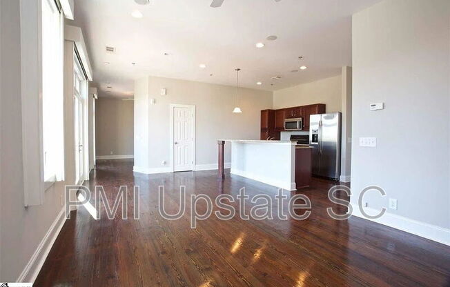 301 AUGUSTA ST