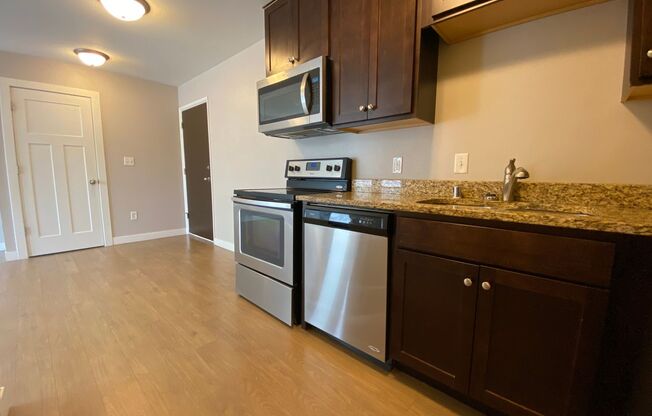 1 bed, 1 bath, $1,085, Unit 202
