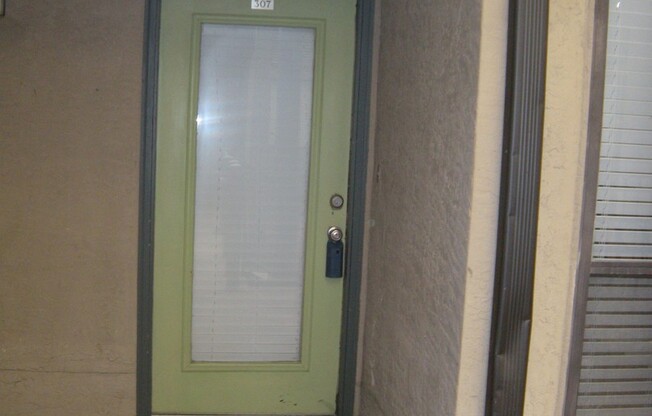 K613 - Robbins Place #210