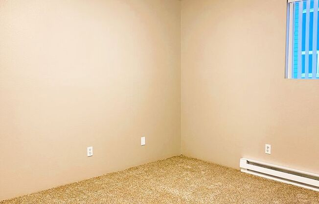 2 beds, 1 bath, 830 sqft, $1,385, Unit P-148