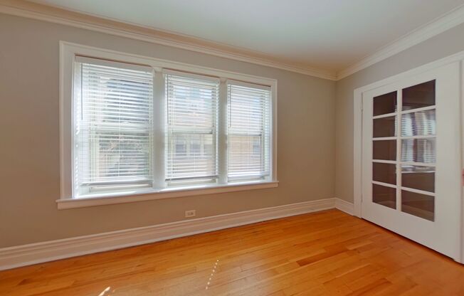 4823-29 W Addison