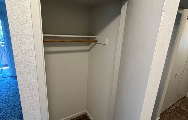 2 beds, 1 bath, 848 sqft, $1,900, Unit 1806