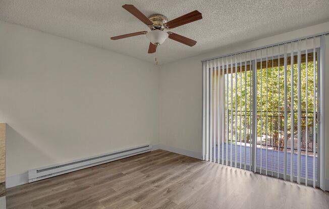1 bed, 1 bath, 700 sqft, $1,300, Unit 762-28