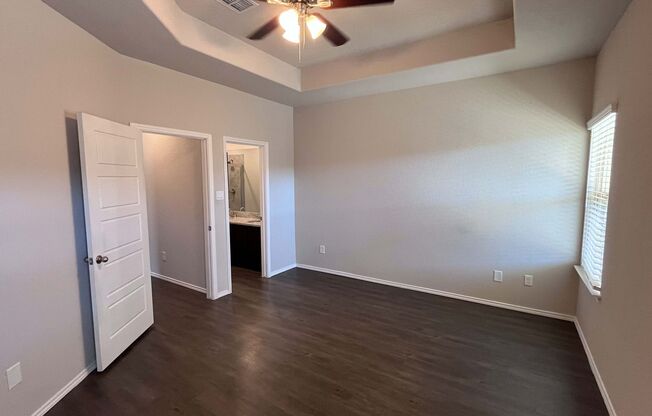 3 beds, 2 baths, $1,650, Unit 9306 Canyon Bend Unit 2