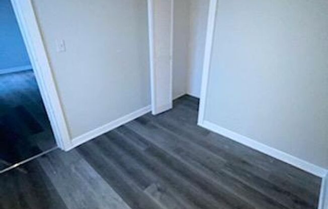 2 beds, 1 bath, $1,400