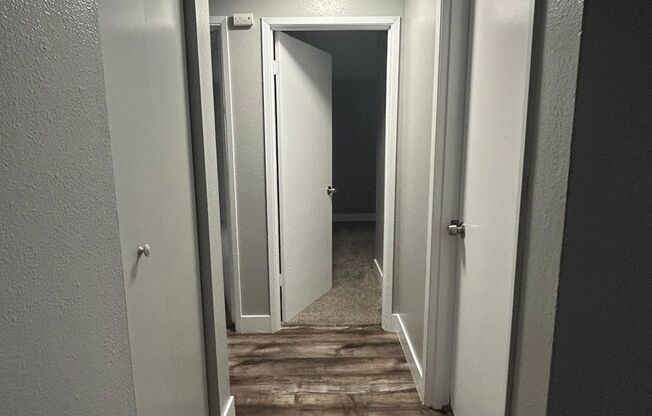 3 beds, 1 bath, 890 sqft, $1,595, Unit 505 M2