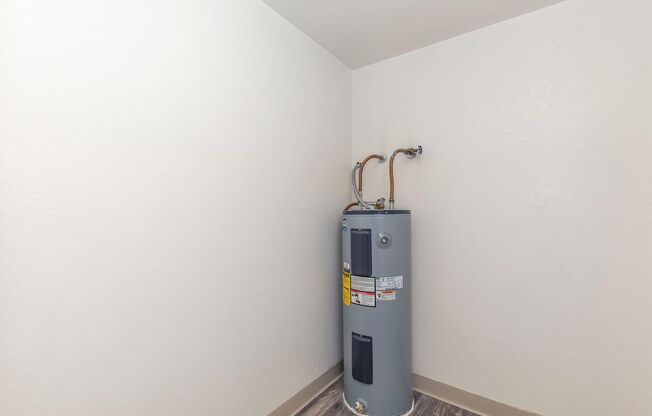 2 beds, 1 bath, 697 sqft, $1,050, Unit 226