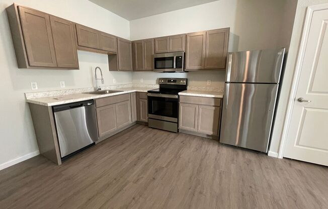 2 beds, 2 baths, 891 sqft, $1,150, Unit 1140-111