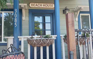 3085 Roosevelt Street