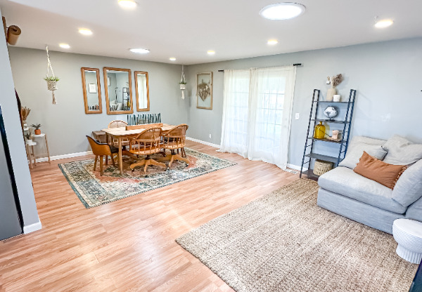 980 COUNTRY HLS DR
