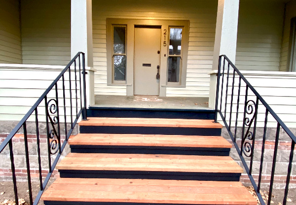 215 14 ST SE