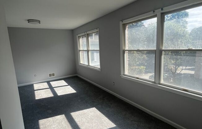 2 beds, 1 bath, 1,580 sqft, $3,149, Unit 12