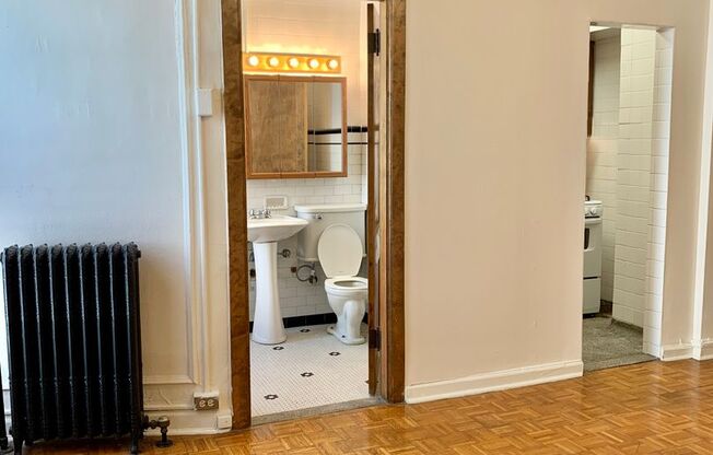 Studio, 1 bath, 300 sqft, $1,365, Unit 530-512
