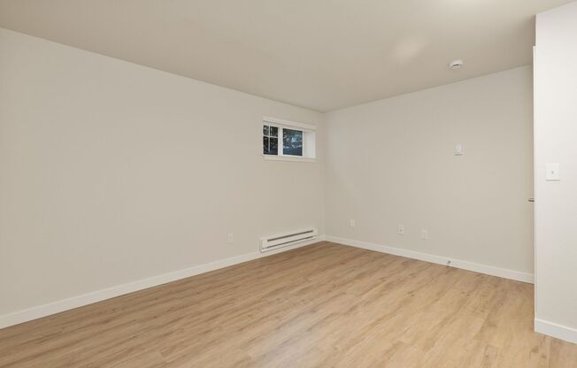 2 beds, 1 bath, 875 sqft, $2,795, Unit 27
