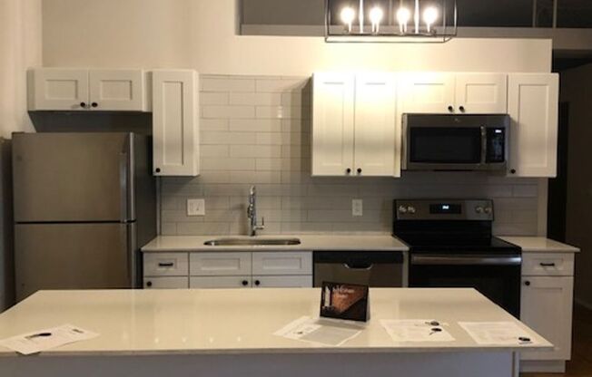 1 bed, 1 bath, 1,093 sqft, $1,575, Unit 308