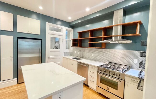 Mission Dolores Park Modern 2BR/1BA Delight! Laundry! Private Outdoor Space! Storage!  PROGRESSIVE