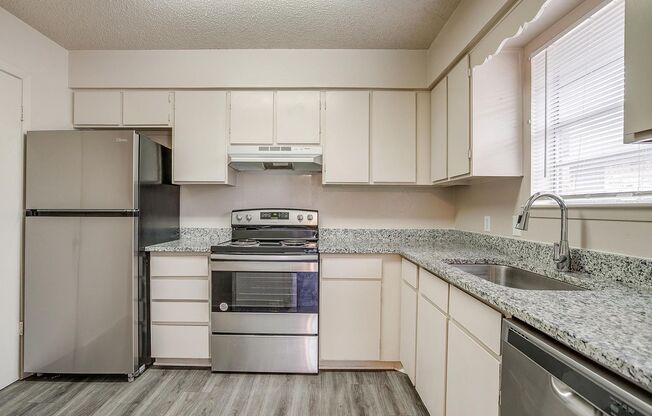 SPRING MOVE IN SPECIAL - HALF OFF FIRST MONTH